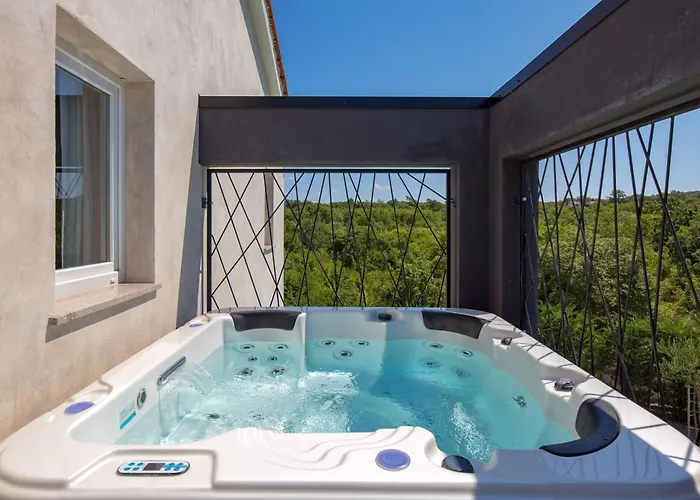 Nika Villa *